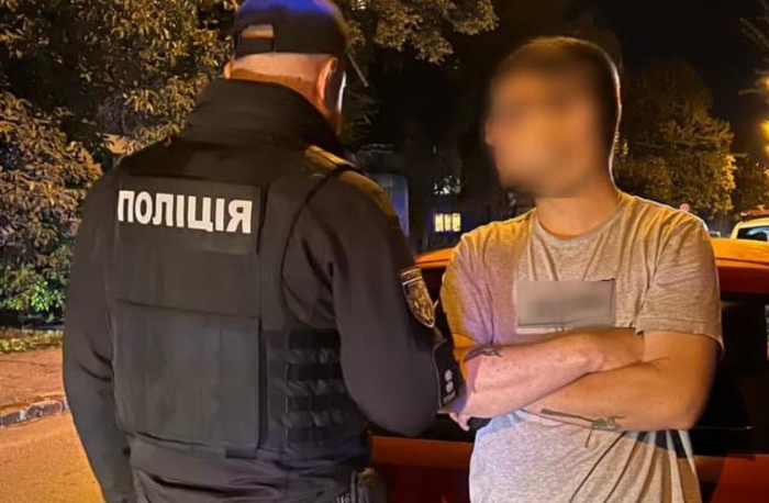 В Ужгороді патрульні зупинили водлія "під кайфом" і з "запасним" наркотиком (ФОТО)