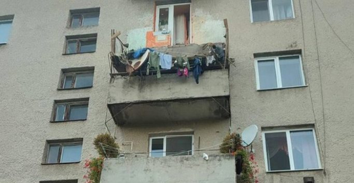 У селищі на Закарпатті внаслідок руйнування балкону загинула жінка (ФОТО)