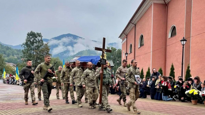 На Закарпатті попрощалися із полеглим захисником Василем Капчуком