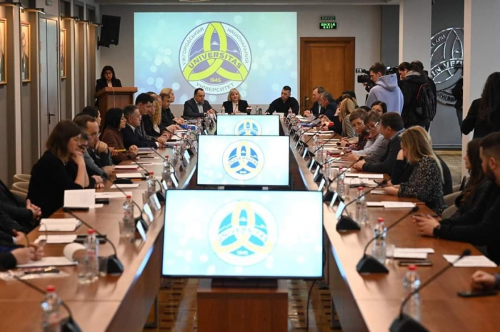 В Ужгороді  стартував круглий стіл щодо забезпечення освітніх прав представників національних меншин