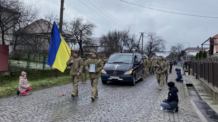 На Закарпатті попрощалися із полеглим на війні Іваном Феєром
