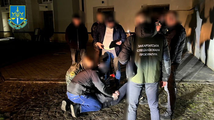 На Закарпатті затримали прикордонника, який за гроші "зливав" інформацію про розташування нарядів (ФОТО)