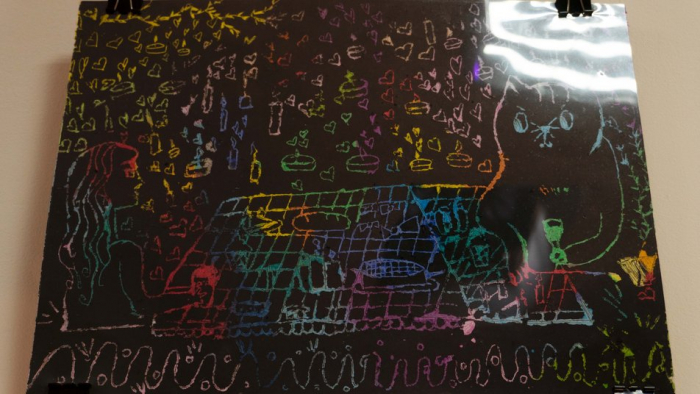 В Ужгороді представили виставку підлітків з Умані "Темні справи" про відчуття під час блекауту