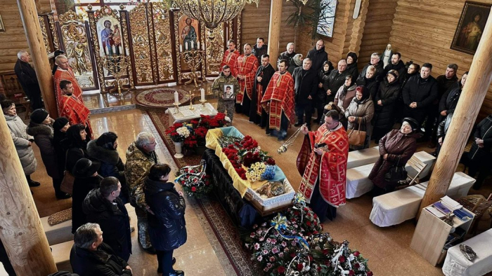 На Закарпатті попрощалися із полеглим на війні Василем Богутом (ФОТО)