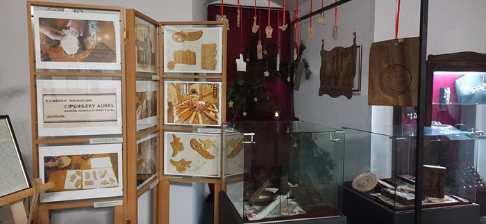 Пряник-медяник: в ужгородському замку діє виставка, присвячена традиційному різдвяному смаколику (ФОТО)