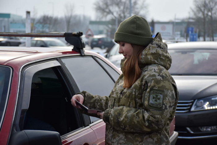 На Закарпатті прикордонники затримали аферистів