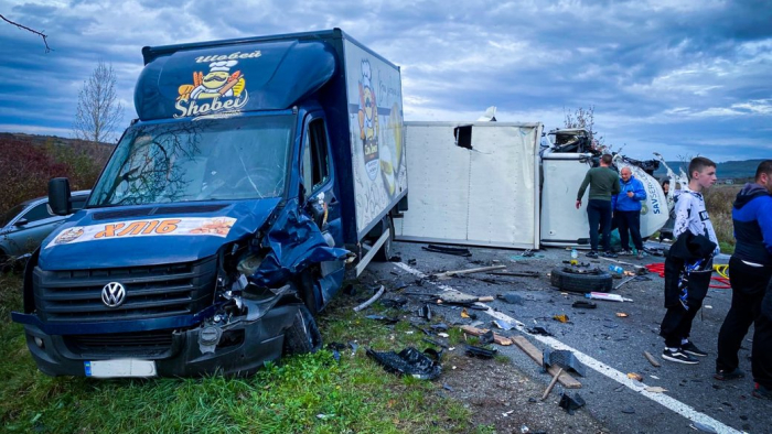 На Іршавщині зіткнулися 4 автівки: рятувальникам довелося деблокувати постраждалого в ДТП