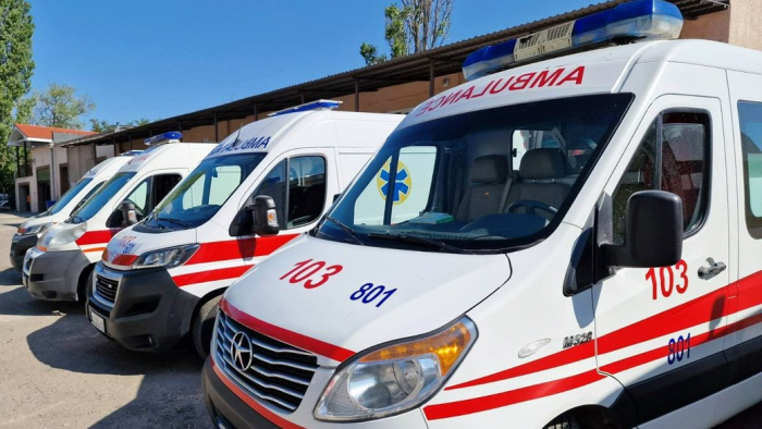 В Ужгороді жінка випала з вікна четвертого поверху, медики розповіли про її стан