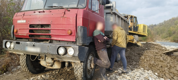 На Рахівщині незаконно видобували гравій – виявили порушників прикордонники