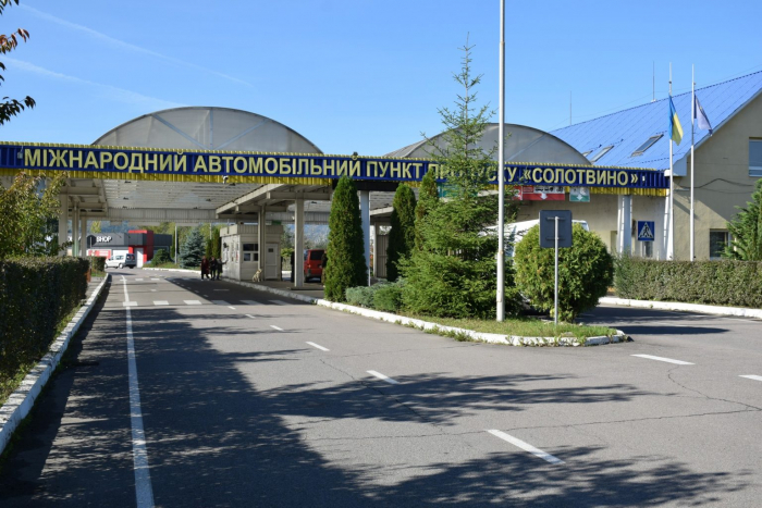 Під час перевірки спрацювала база даних Інтерполу: на кордоні з Румунією виявили шахрая