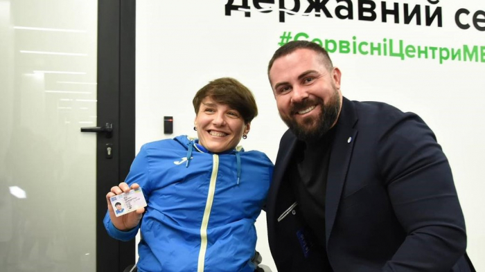 Відома ужгородка, параолімпійська чемпіонка Надія Дьолог отримала водійські права