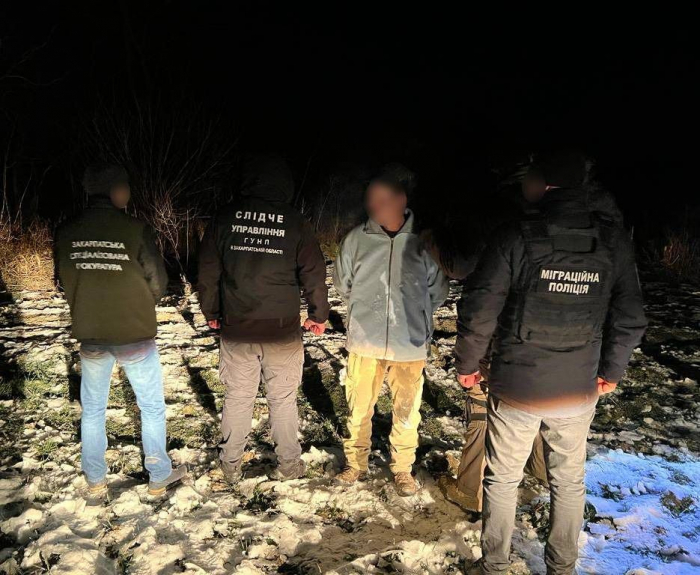На Закарпатті поліція затримала «на гарячому» ще одного організатора незаконної переправи чоловіків через держкордон України