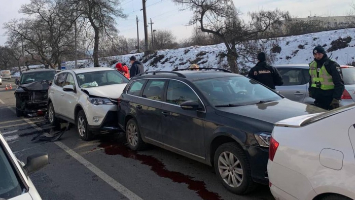 ДТП в Ужгороді: зіштовхнулися чотири авто