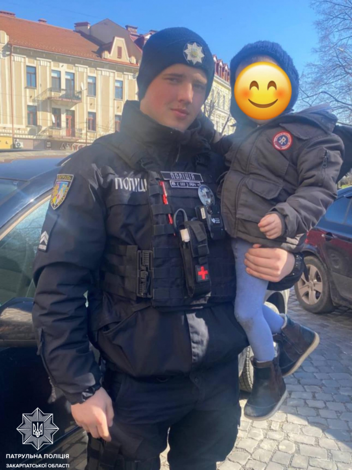 Ужгородські патрульні повернули хлопчика додому