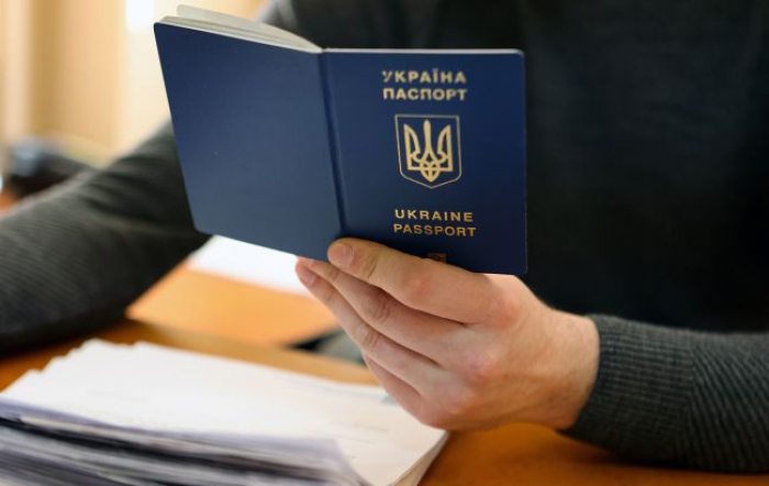 На Закарпатті ДМС закликає замінити ID-карту та закордонний паспорт, якщо там неоднаково написані прізвище та ім’я