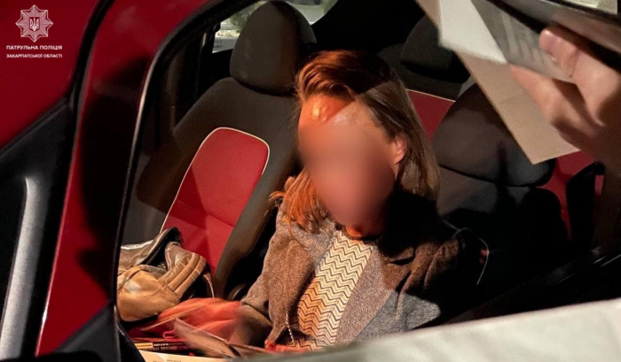В Ужгороді притягнули до відповідальності водійку, яка керувала автомобілем, будучи позбавленою права керування