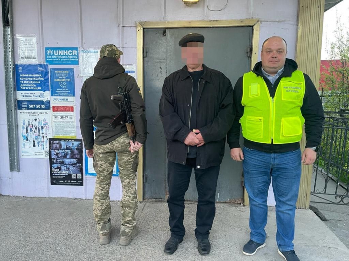 Із Закарпаття видворили росіянина, який приїхав у гості й залишився нелегально жити в країні (ФОТО)