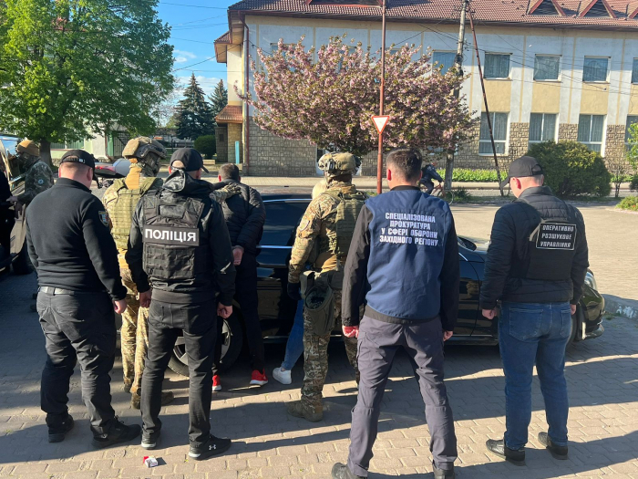 На Закарпатті припинили діяльність групи зловмисників, які переправляли військовозобов’язаних чоловіків з України