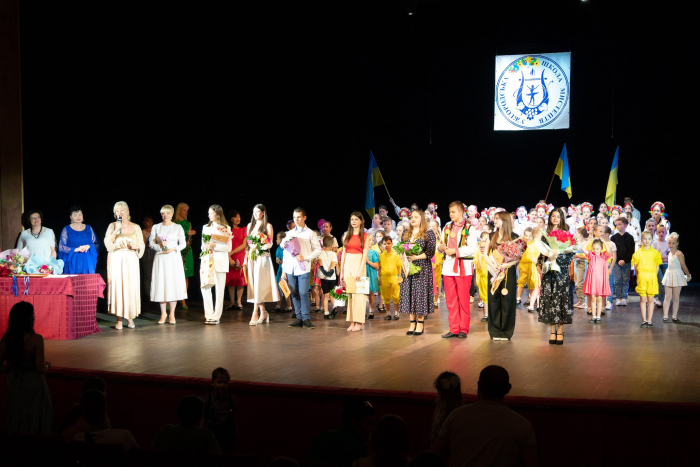 Ужгородська школа мистецтв урочисто вітала своїх випускників