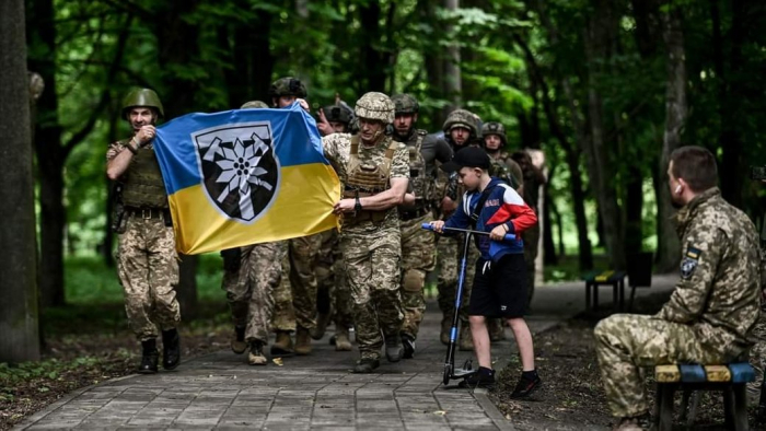 "У шоломах та бронежилетах": бійці 128 бригади долучилися до благодійного марафону "Пробіг під каштанами"