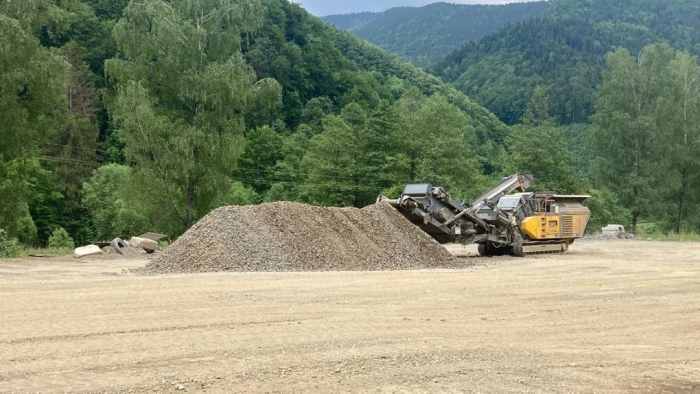 Фірма з Франківщини незаконно переробляла корисні копалини на Закарпатті