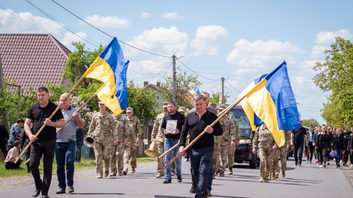 На Закарпатті попрощалися із полеглим на війні Володимиром Гаврішом