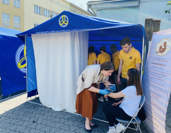 В Ужгороді сьогодні безкоштовно оглядають родимки та інші утворення на шкірі