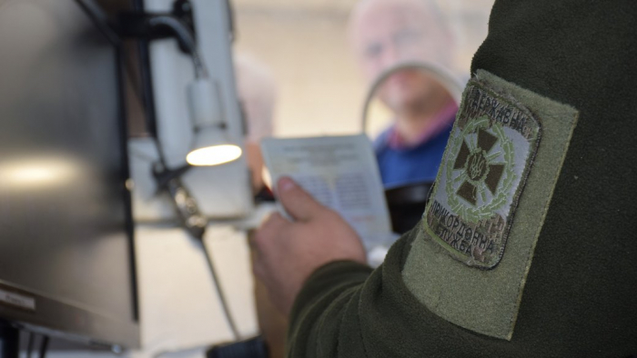 На Закарпатті прикордонники виявили одесита і киянина, які намагалися перетнути кордон за підробленими документами
