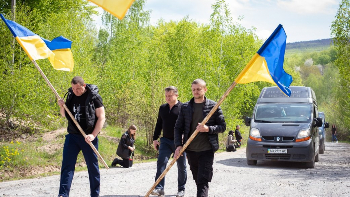 На Закарпатті попрощалися із полеглим на війні Віктором Іньшином