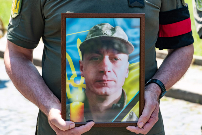 Ужгород сьогодні попрощався зі ще одним загиблим захисником України