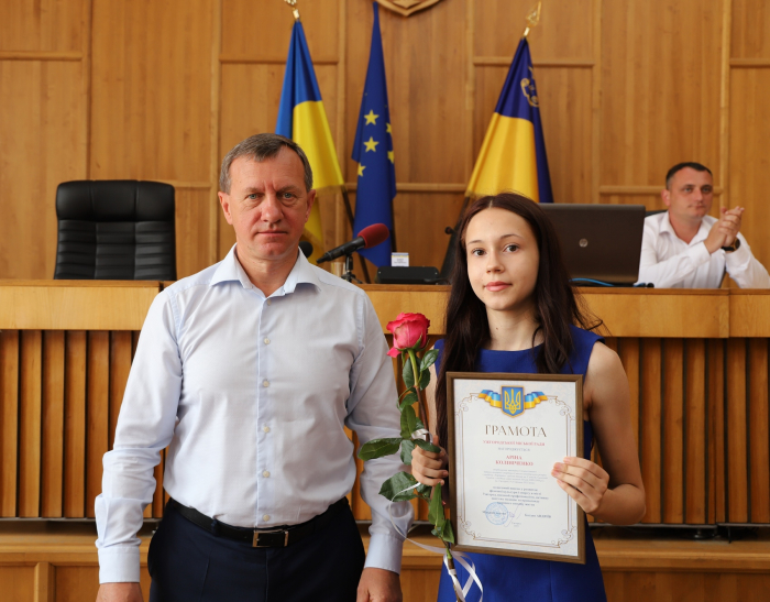 В Ужгородській міськраді нагородили грамотами спортсменів та тренерів – за вагомий внесок у розвиток спорту