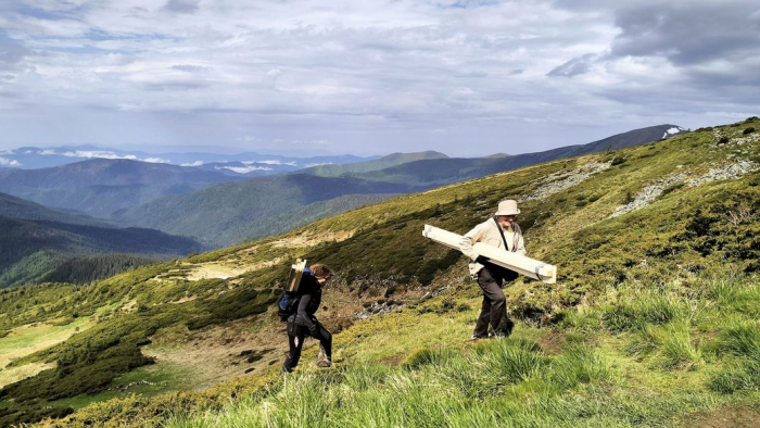 У підніжжі Говерли волонтери відремонтували екопункт