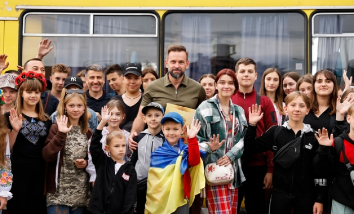 На Закарпаття прибув перший з трьох потягів з дітьми з Херсонщини