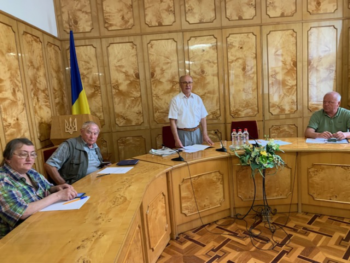 У країні, де героїть, там вража сила не устоїть!