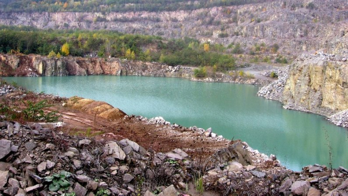 Жителів Ужгородського району попереджають про планові вибухи на кар'єрі