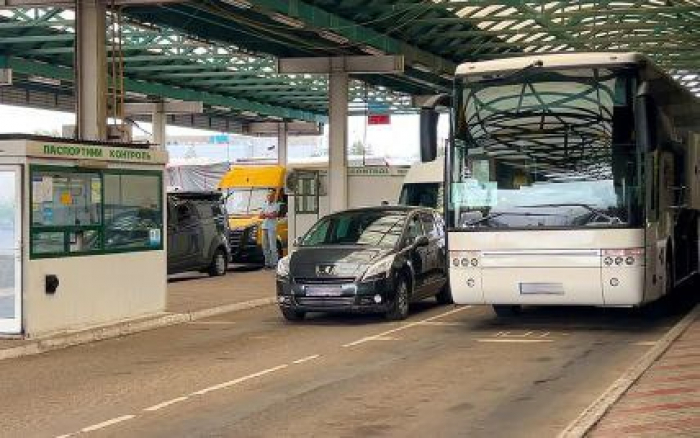 єЧерга для автобусів з 23 серпня в тестовому режимі запрацює на пункті пропуску «Чоп – Захонь»