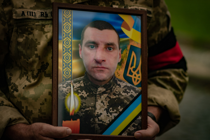 В Ужгороді сьогодні, 19 вересня, попрощалися із 37-річним солдатом Андріяном Безклепним