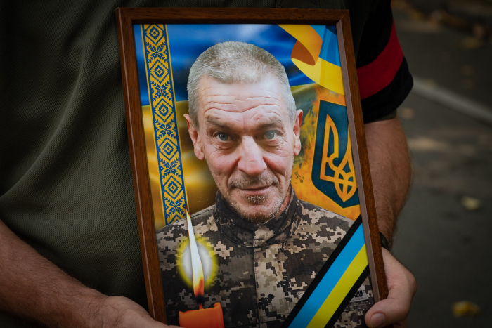 Ужгород сьогодні прощався зі ще одним захисником – сержантом Степаном Піріді