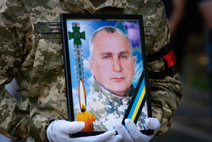 Ужгород сьогодні провів в останню дорогу загиблого захисника – Миколу Сасина