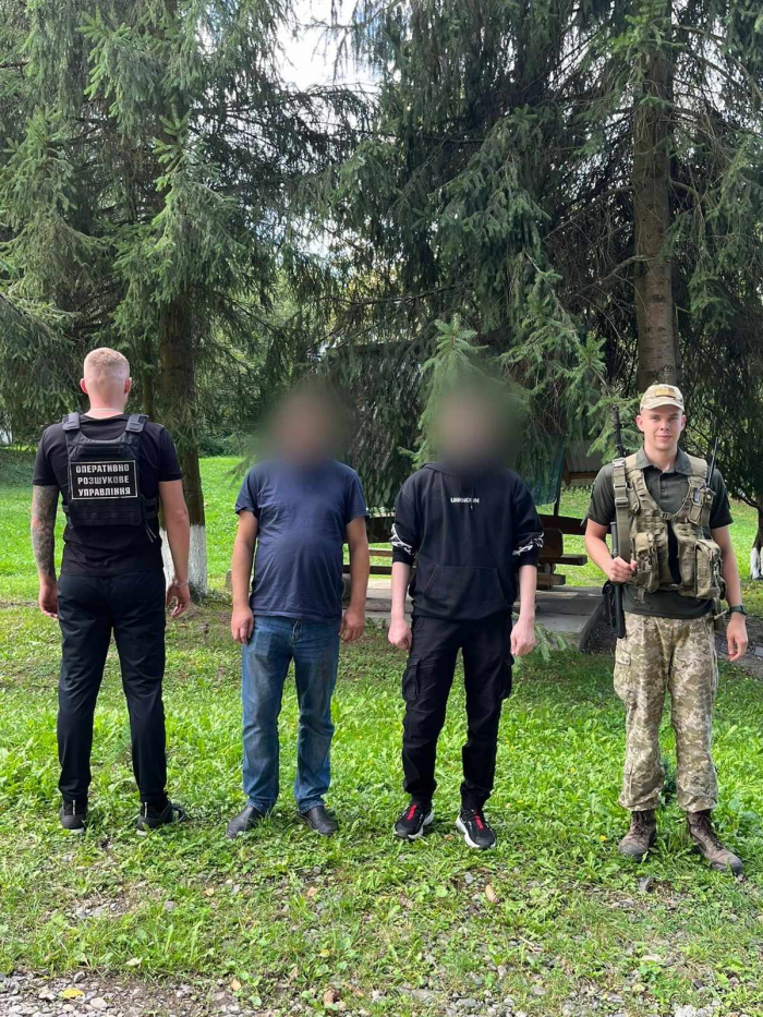 Прикордонники Мукачівського загону з початку місяця припинили 110 спроб порушення держкордону. 200 осіб затримали