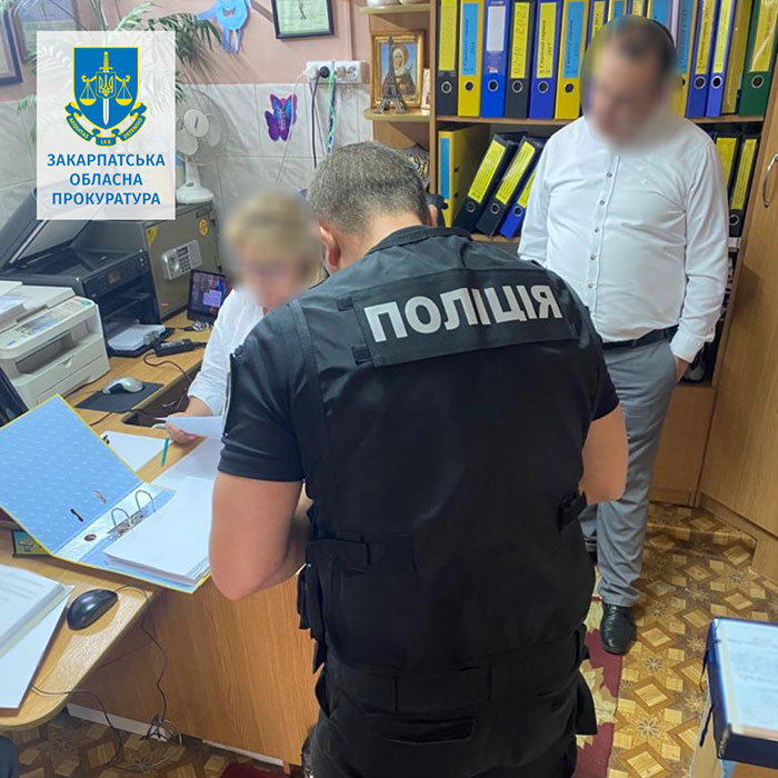 Злочинне тріо на Хустщині обманювало селян: таємно переоформляли землю на третіх осіб