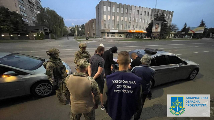В Ужгороді прокуратура викрила мережу незаконного розповсюдження метамфетаміну – затримано чотирьох осіб