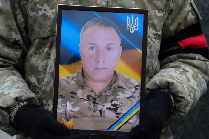 В Ужгороді попрощалися із 46-річним Героєм – Русланом Єлагіним