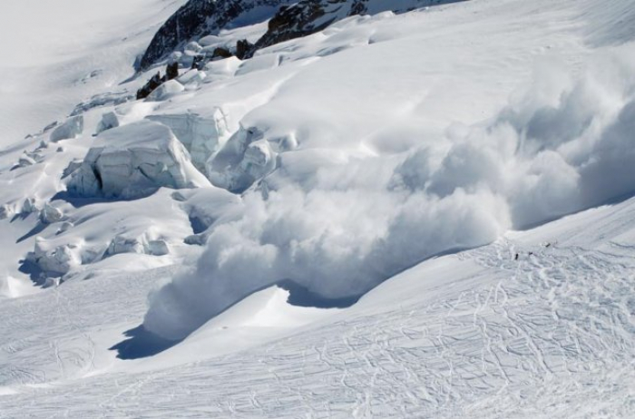 У горах на Закарпатті зберігається лавинна небезпека 