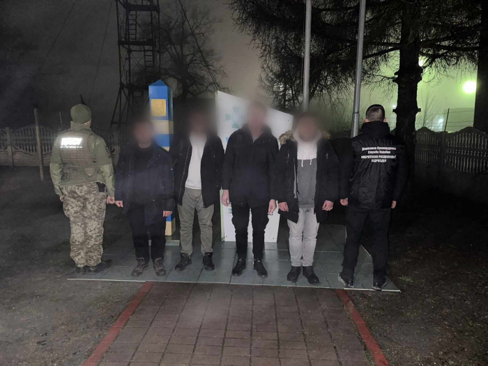 10 на кордоні з Угорщиною, 6 - на кордоні з Румунією: Закарпатті знову затримали "ухилянтів"