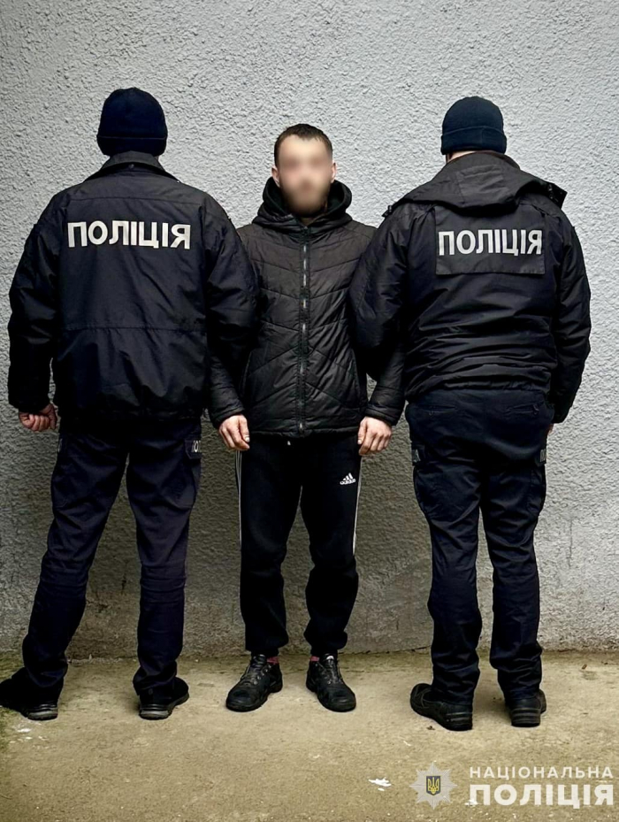 У Хусті поліція затримала наркоторговця: підозрюваному загрожує до 10 років ув’язнення