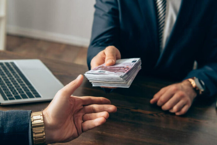 Керамісти та викладачі ПДР: які професії лідирують за зростанням зарплат?