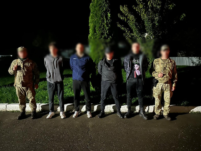 Чотирьох "водолазів", які опівночі планували перепливати Тису, щоб потрапити в Угорщину, затримали на Закарпатті