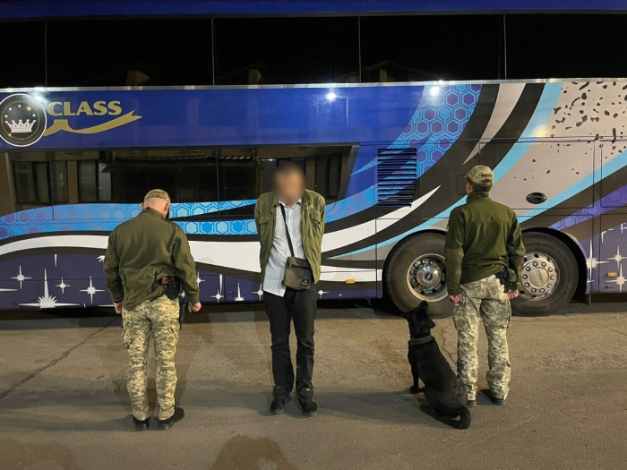 Прикордонники Мукачівського загону виявили пасажира міжнародного рейсу, який намагався потай перетнути кордон