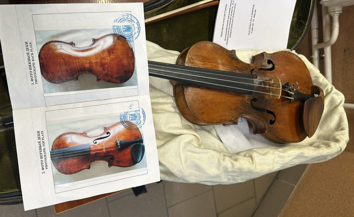 Закарпатська митниця: дві скрипки 18-19 століть залишаться в Україні